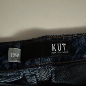 Kut from the Kloth Dark Blue Denim button fly 18 W